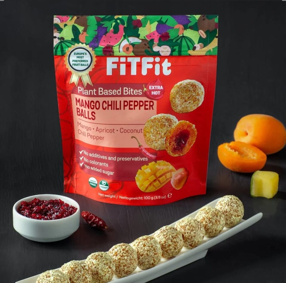 FitFit Hindistan Cevizi Kaplı Ekstra Acı Dolgulu Mangolu Meyve Topları Glutensiz Doğal Atıştırmalık 100GR X 10 ADET