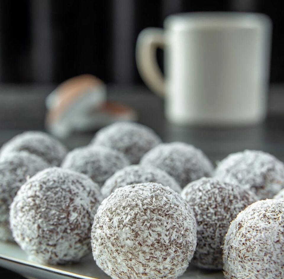 FitFit Hindistan Cevizi Kaplı Hurma Fındık Meyve Topları Glutensiz Doğal Atıştırmalık 36gr X 15 ADET