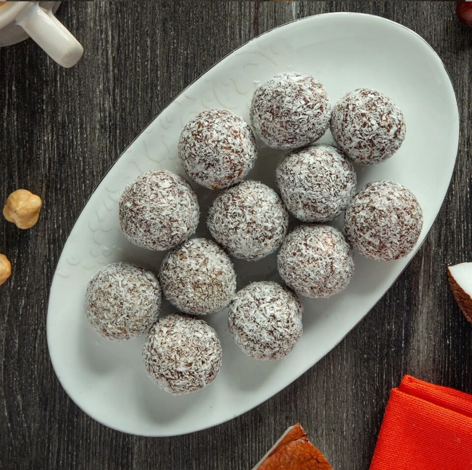 FitFit Hindistan Cevizi Kaplı Hurma Fındık Meyve Topları Glutensiz Doğal Atıştırmalık 36gr X 15 ADET