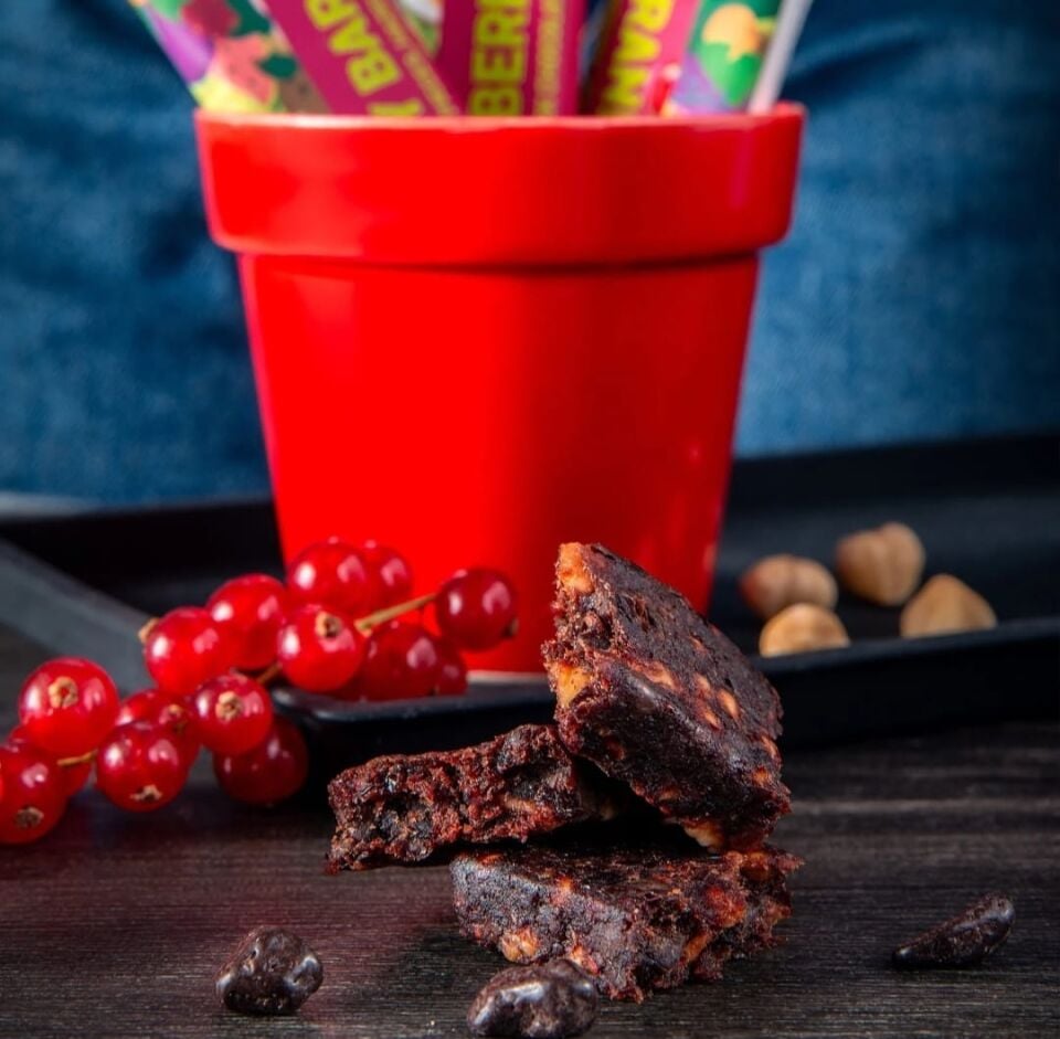 FitFit Cranberry Bitter Çikolata Parçacıklı Bar Glutensiz Doğal Atıştırmalık 35GR X 12 ADET