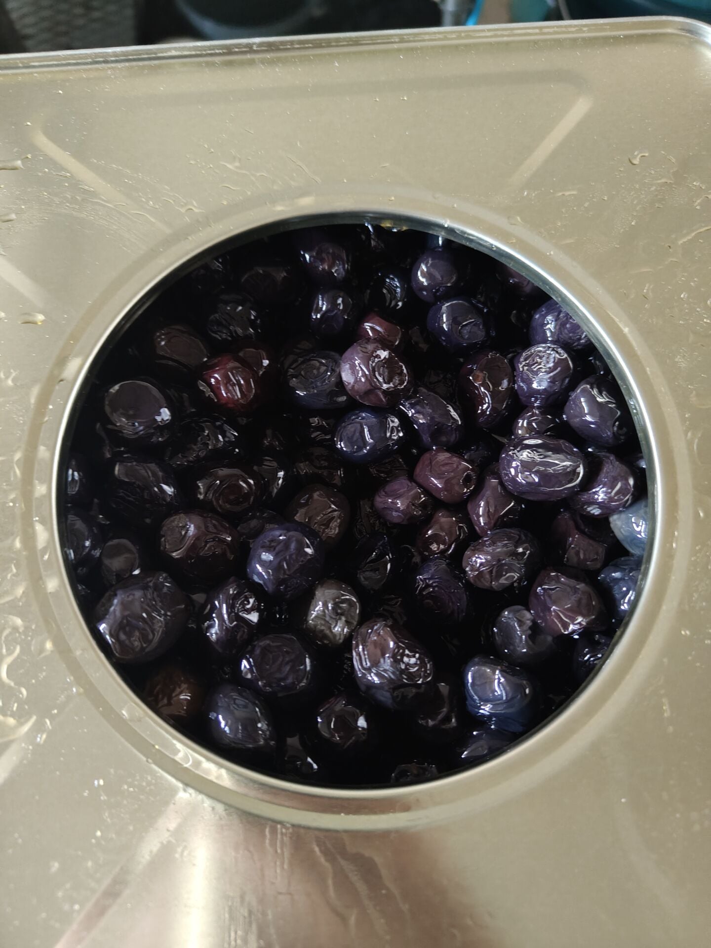 Gemlik Yağlı Sele Siyah Zeytin  (320-350 adet/kg) – 10 kg