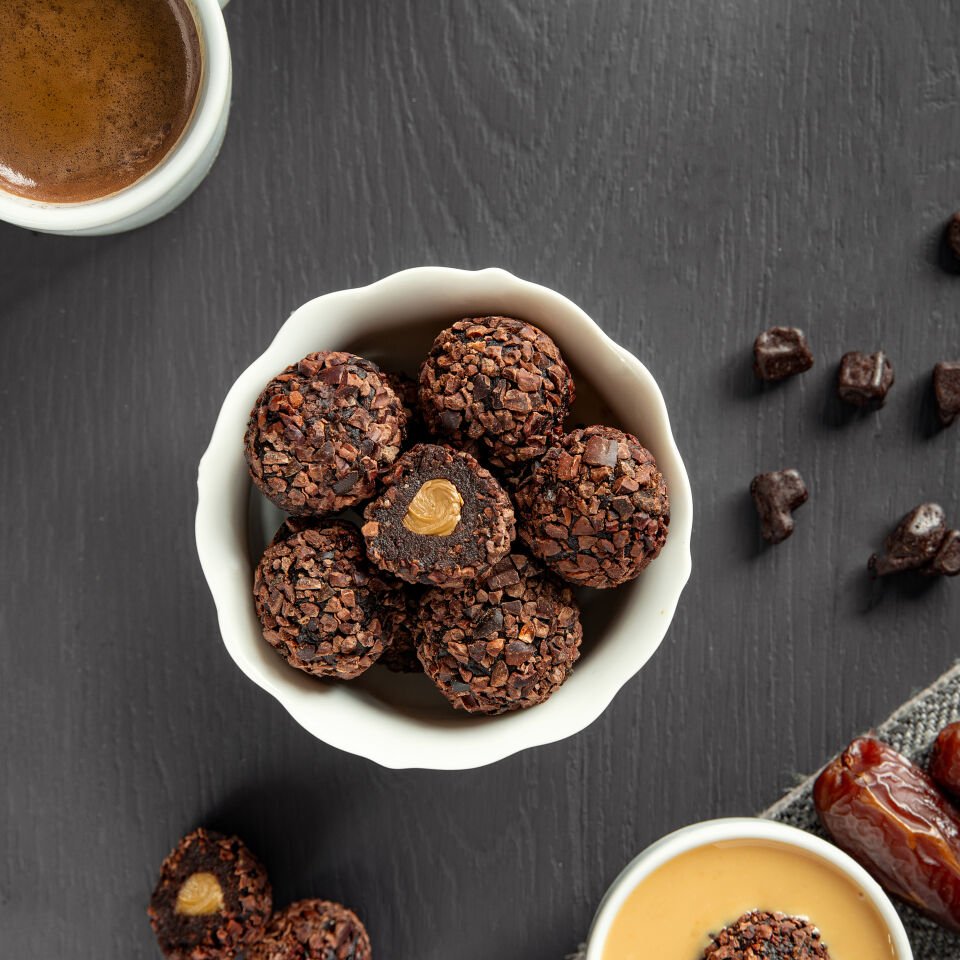 FitFit Kakao Çekirdeği Kaplı Fıstık Ezmesi Dolgulu Hurma Meyve Topları, Doğal Atıştırmalık 36 gr X 5 ADET